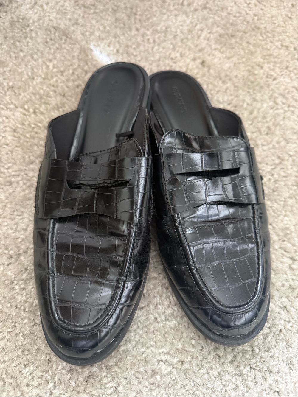 Old Navy Women’s Size 9.5 Black Croc-Embossed Leather Slip-On Loafers